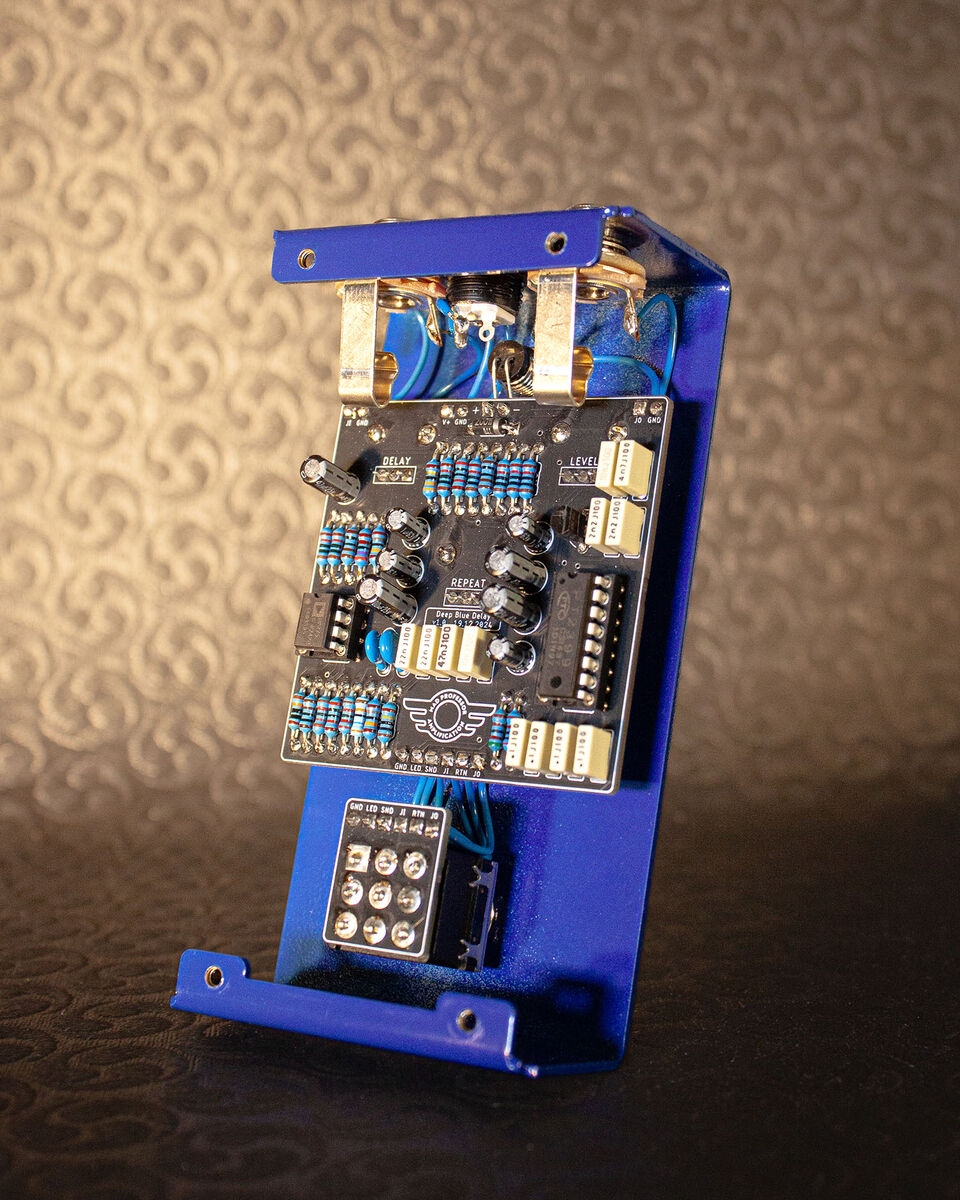 ディープブルー・ディレイ・ハンドワイヤード