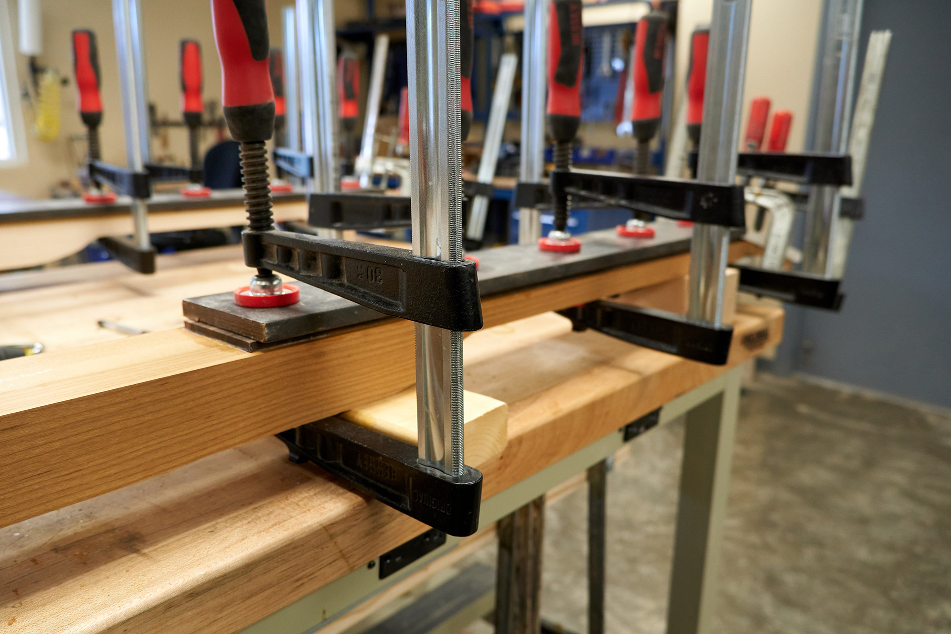 指板とネックの圧着