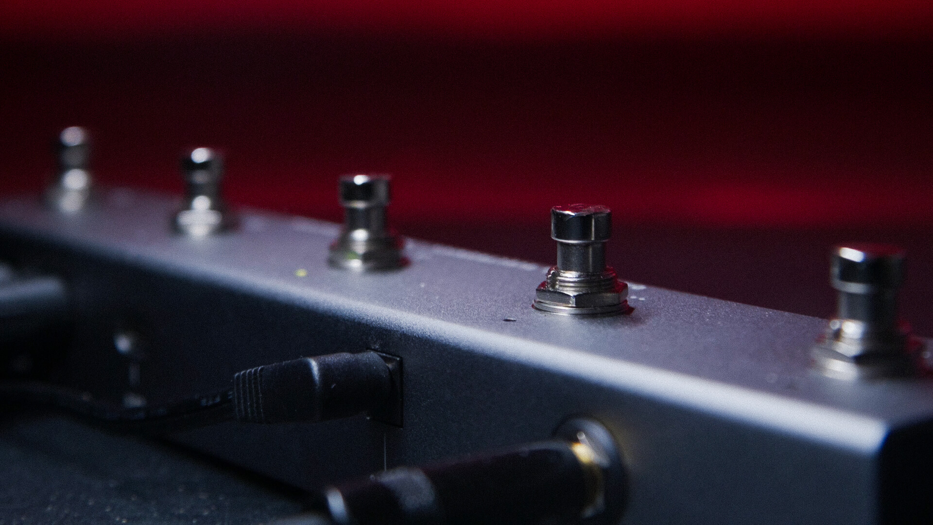 Darkglass 新製品 MIDI Footswitch リリース