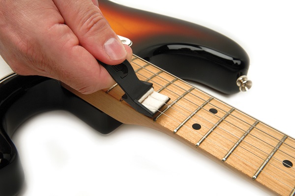 D’Addario/Planet Waves のギターストリングクリーナー、Renew Stringsが新登場！